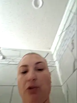 Snapshot of MilfyMrsRobinson chatting on May 8, 2026, 12:43 pm MilfyMrsRobinson online show from May 8, 2026, 12:43 pm