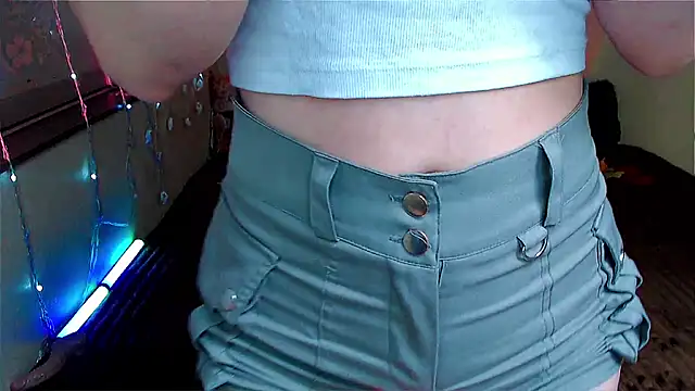 Snapshot of LizaSenri chatting on October 4, 2025, 7:06 am LizaSenri online show from October 4, 2025, 7:06 am