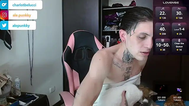 charlotbelucci  online show from December 22, 2025, 8:28 pm