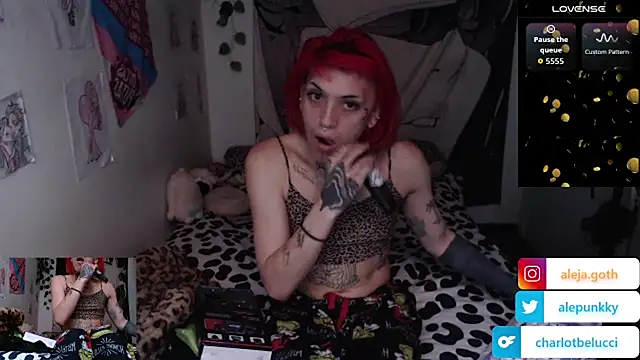 Snapshot of charlotbelucci_ chatting on July 27, 2026, 11:28 am charlotbelucci online show from July 27, 2026, 11:28 am