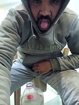 Snapshot of ListedLoin chatting on March 20, 2025, 5:15 pm ListedLoin online show from March 20, 2025, 5:15 pm