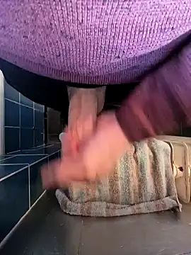 joycock8 online show from November 21, 2025, 11:42 am