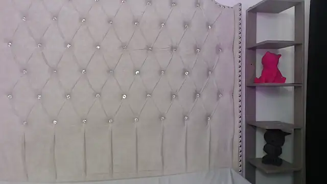 Abril Squirt online show from February 26, 2026, 9:14 pm