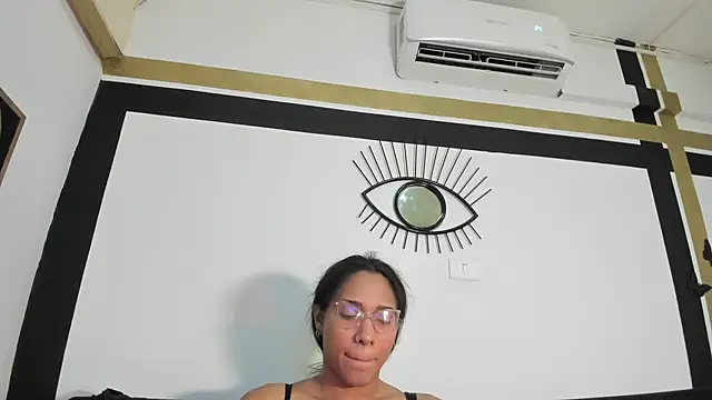 Snapshot of EmilyGomezLS chatting on May 11, 2026, 11:38 am EmilyGomezLS online show from May 11, 2026, 11:38 am