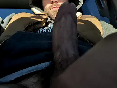 jwiththethickone413 online show from December 3, 2024, 7:11 pm