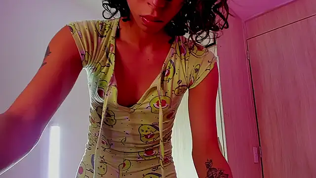 Snapshot of Bigcatalove chatting on December 24, 2024, 11:06 am Bigcatalove online show from December 24, 2024, 11:06 am