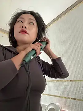 Eliza-E online show from March 12, 2026, 3:34 am