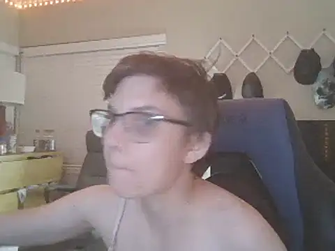 KaliSnow199623 online show from December 3, 2024, 4:14 am