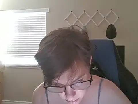 KaliSnow199623 online show from February 4, 2025, 9:10 pm