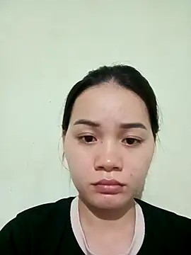 Ngoc-Trinh online show from November 23, 2025, 4:29 pm