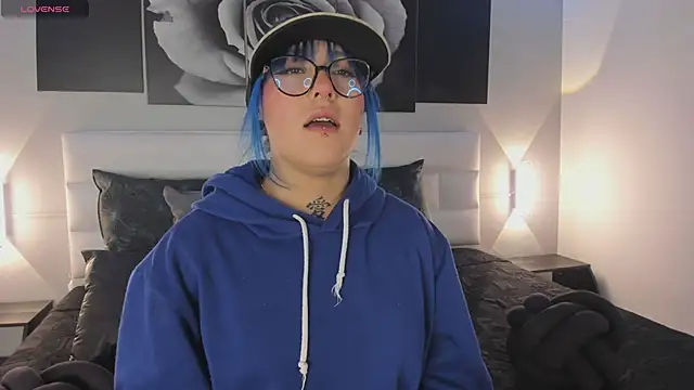 Snapshot of sofi_bakerr chatting on November 3, 2025, 11:33 am sofi bakerr online show from November 3, 2025, 11:33 am