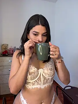 Snapshot of DaryRos chatting on December 6, 2024, 8:40 pm DaryRos online show from December 6, 2024, 8:40 pm