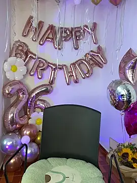 Snapshot of DaryRos chatting on December 20, 2024, 8:12 pm DaryRos online show from December 20, 2024, 8:12 pm