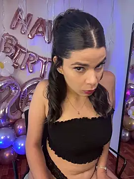 Snapshot of DaryRos chatting on December 24, 2024, 5:55 pm DaryRos online show from December 24, 2024, 5:55 pm