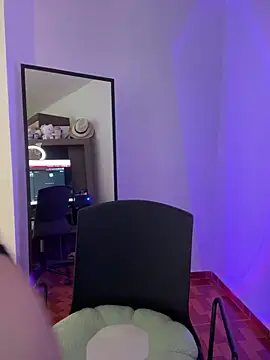 Snapshot of DaryRos chatting on February 28, 2025, 11:01 pm DaryRos online show from February 28, 2025, 11:01 pm