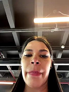 Snapshot of DaryRos chatting on September 23, 2025, 4:21 pm DaryRos online show from September 23, 2025, 4:21 pm