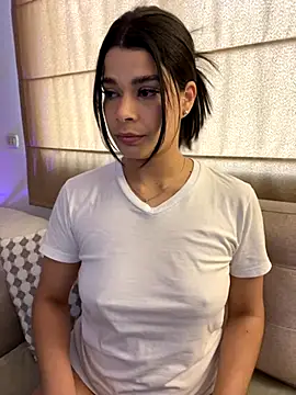 Snapshot of DaryRos chatting on October 13, 2025, 9:59 pm DaryRos online show from October 13, 2025, 9:59 pm