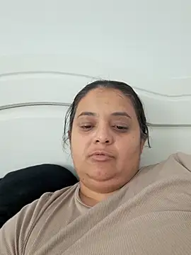 Snapshot of sarahhh1987 chatting on November 10, 2025, 9:08 am sarahhh1987 online show from November 10, 2025, 9:08 am