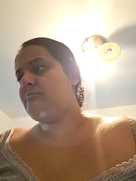 Snapshot of sarahhh1987 chatting on November 11, 2025, 8:47 am sarahhh1987 online show from November 11, 2025, 8:47 am