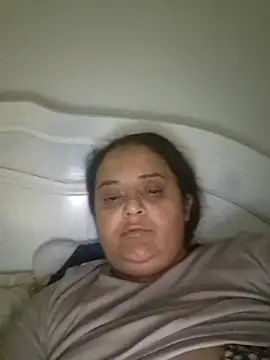 Snapshot of sarahhh1987 chatting on November 16, 2025, 4:01 pm sarahhh1987 online show from November 16, 2025, 4:01 pm