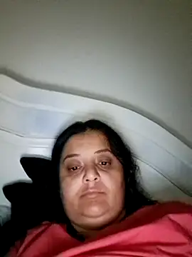 Snapshot of sarahhh1987 chatting on November 19, 2025, 6:30 pm sarahhh1987 online show from November 19, 2025, 6:30 pm