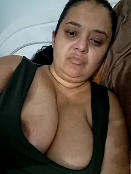 Snapshot of sarahhh1987 chatting on November 27, 2025, 5:59 pm sarahhh1987 online show from November 27, 2025, 5:59 pm