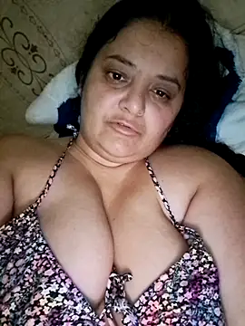 Snapshot of sarahhh1987 chatting on December 1, 2025, 11:32 pm sarahhh1987 online show from December 1, 2025, 11:32 pm