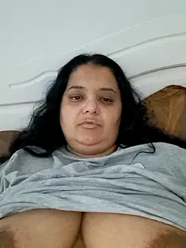 Snapshot of sarahhh1987 chatting on December 5, 2025, 8:23 am sarahhh1987 online show from December 5, 2025, 8:23 am