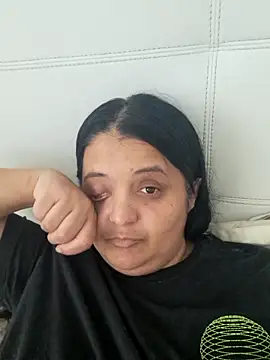 Snapshot of sarahhh1987 chatting on March 29, 2026, 1:33 pm sarahhh1987 online show from March 29, 2026, 1:33 pm