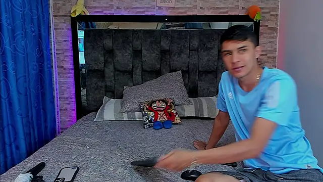 Snapshot of Juva___ chatting on February 23, 2025, 10:53 pm Juva online show from February 23, 2025, 10:53 pm