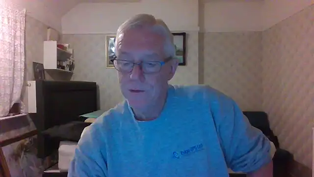 Snapshot of shaun63m chatting on November 25, 2025, 1:38 am shaun63m online show from November 25, 2025, 1:38 am