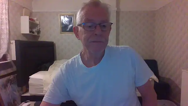Snapshot of shaun63m chatting on February 15, 2026, 1:46 am shaun63m online show from February 15, 2026, 1:46 am