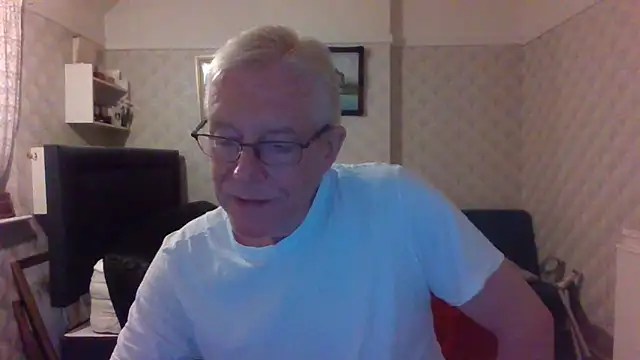 Snapshot of shaun63m chatting on May 18, 2026, 12:18 am shaun63m online show from May 18, 2026, 12:18 am
