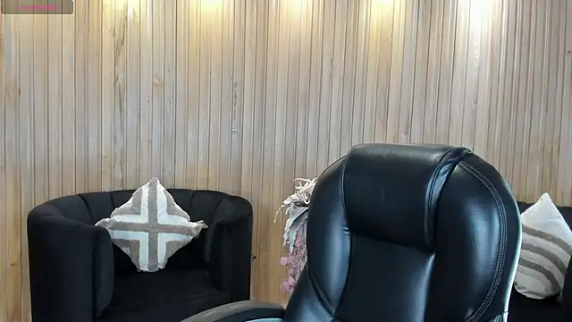 HannaConnor  online show from December 17, 2025, 8:26 pm