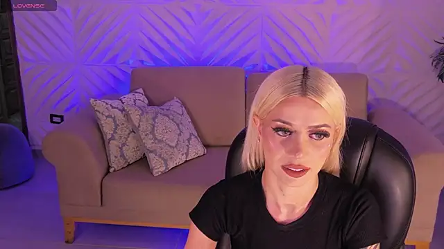 Snapshot of HannaConnor_ chatting on July 25, 2026, 11:57 pm HannaConnor online show from July 25, 2026, 11:57 pm