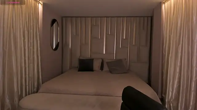 Snapshot of BellaRose_X chatting on December 29, 2024, 4:05 am BellaRose X online show from December 29, 2024, 4:05 am