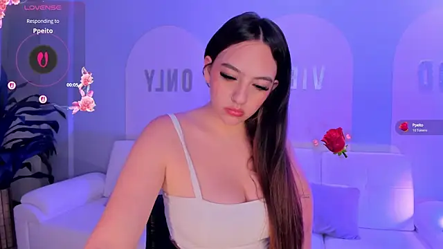 Snapshot of BellaRose_X chatting on March 7, 2025, 10:35 am BellaRose X online show from March 7, 2025, 10:35 am