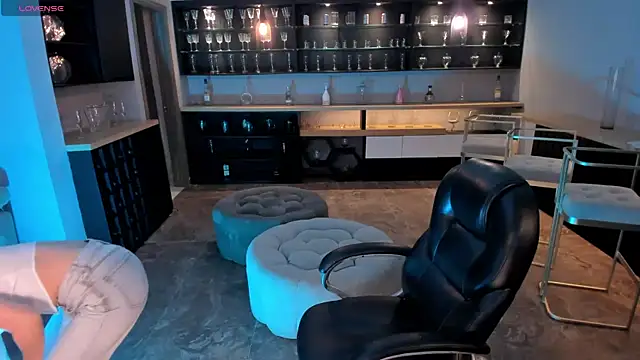 ViolettHansson online show from March 8, 2025, 7:09 pm