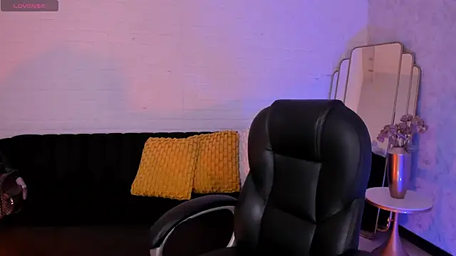 ViolettHansson online show from November 29, 2025, 11:46 am