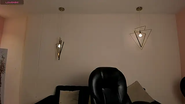 Snapshot of AliceHarper_ chatting on May 15, 2026, 6:26 pm AliceHarper online show from May 15, 2026, 6:26 pm