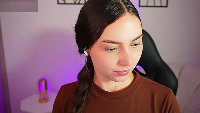 AliceHarper  online show from August 3, 2026, 2:43 am