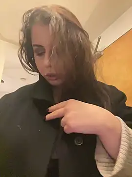 holyeroticss online show from December 27, 2024, 11:42 pm