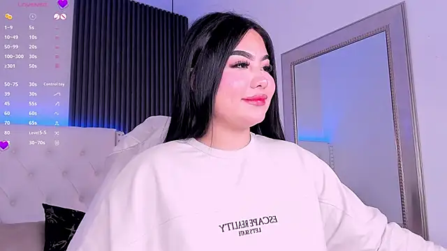 aliscollins  online show from March 4, 2025, 2:38 am