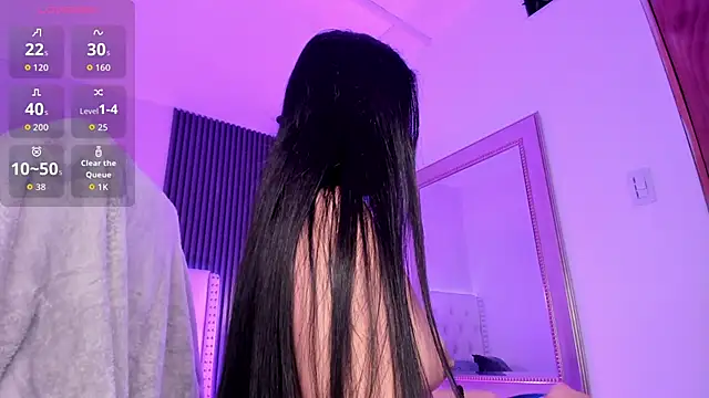 aliscollins  online show from September 24, 2025, 1:20 am