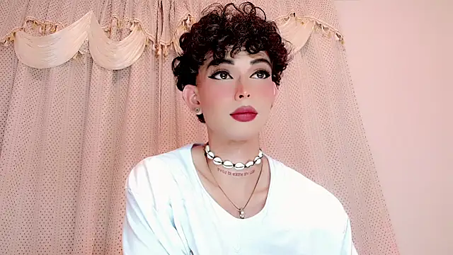 Snapshot of Marian_LV chatting on December 14, 2025, 11:53 pm Marian LV online show from December 14, 2025, 11:53 pm