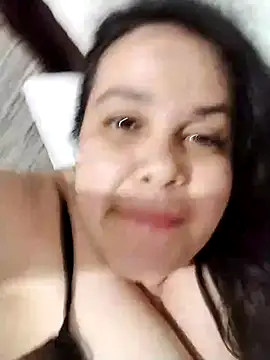 lunanataly online show from February 17, 2025, 4:31 am