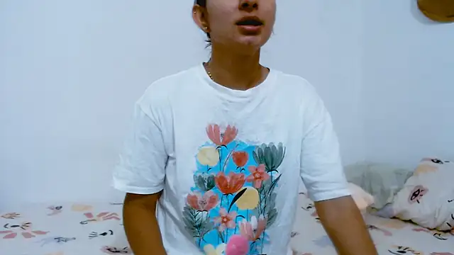 Alyson0001 online show from February 5, 2025, 9:07 pm