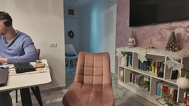 Snapshot of ValeriaGrey chatting on December 15, 2025, 12:20 pm ValeriaGrey online show from December 15, 2025, 12:20 pm