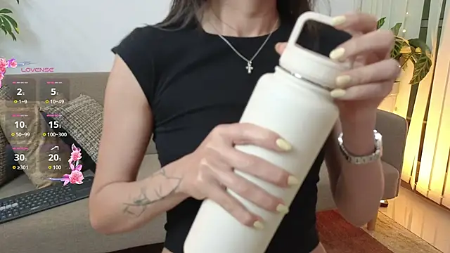 Snapshot of ScarlletFoxx chatting on October 24, 2025, 11:12 pm ScarlletFoxx online show from October 24, 2025, 11:12 pm