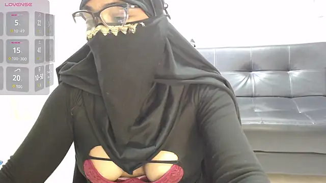 Snapshot of Aaliyah_brown chatting on September 18, 2025, 3:03 pm Aaliyah brown online show from September 18, 2025, 3:03 pm